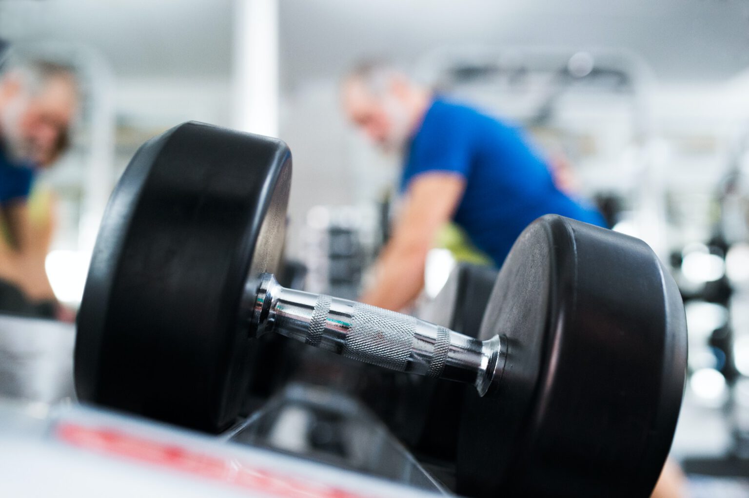 View of Safe Weightlifting for Seniors - When They Get Older